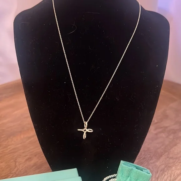 Tiffany and Co infinity heart necklace - Picture 3 of 5